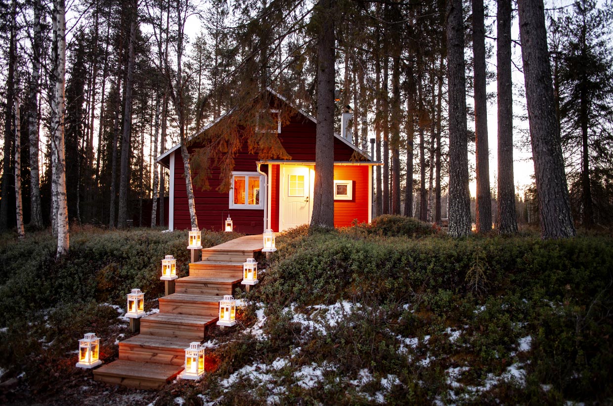 Loggers Lodge at dusk in Swedish Lapland